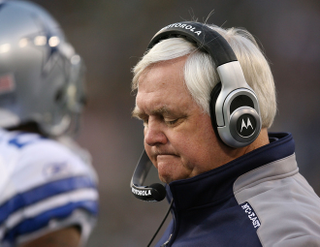 Illustration for article titled A Children's Treasury Of Wade Phillips Looking Befuddled On The Sideline